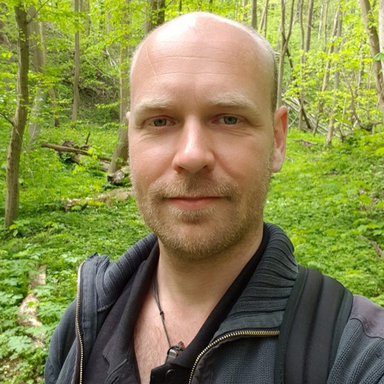 Foto von Ralf Schurig im Wald.